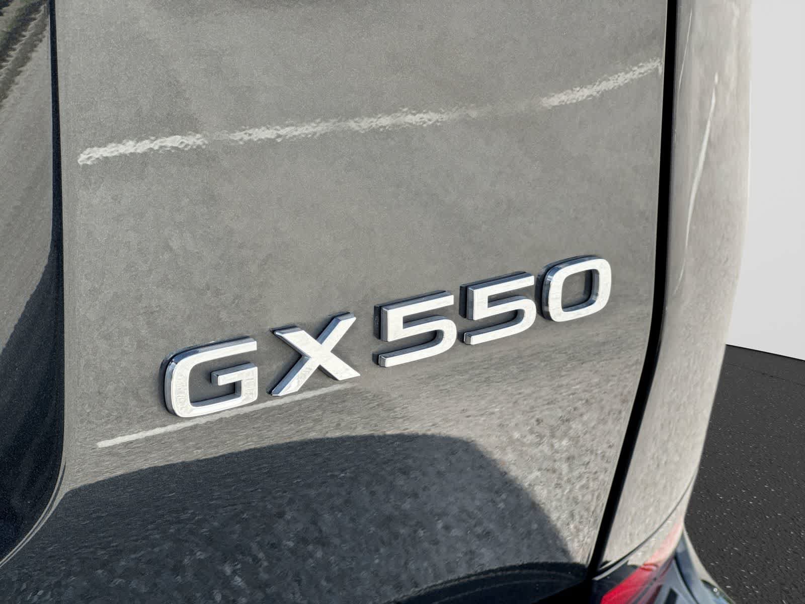 Used 2025 Lexus GX 550 w/ Accessory Package (2T) AWD/4WD image 19