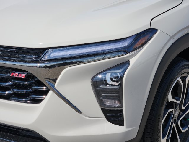 New 2026 Chevrolet Trax RS w/ Sunroof Package FWD image 10