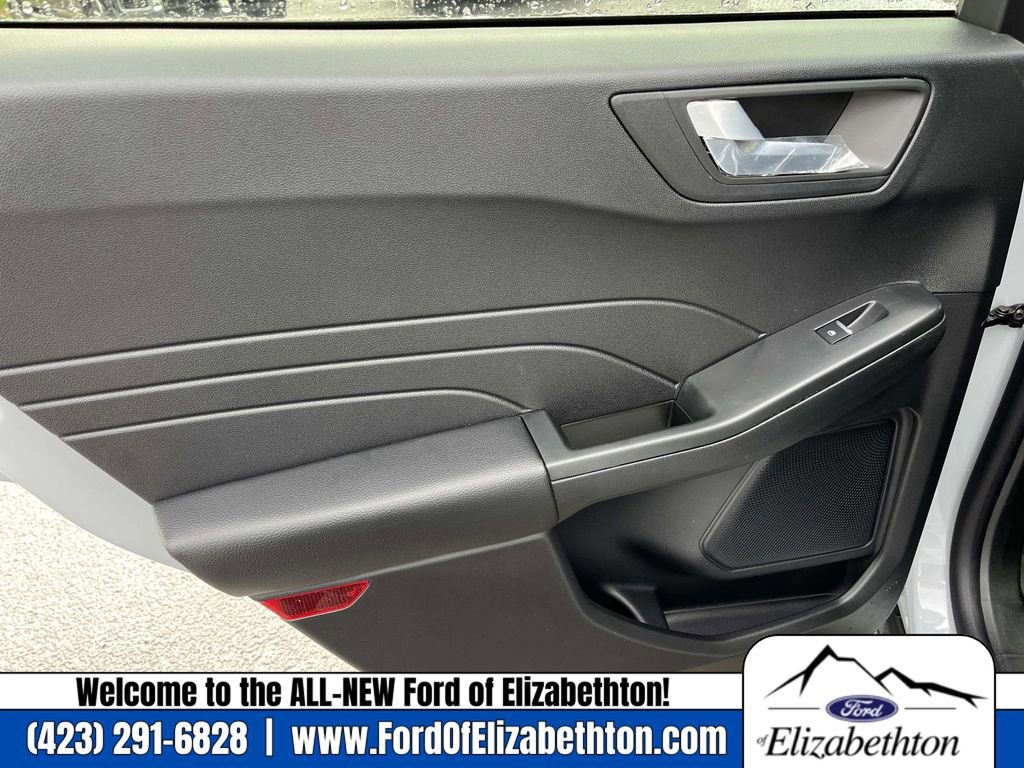 New 2026 Ford Escape ST-Line Elite w/ Class II Trailer Tow Package image 16