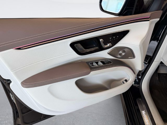 Certified 2023 Mercedes-Benz EQS 580 4MATIC SUV image 15