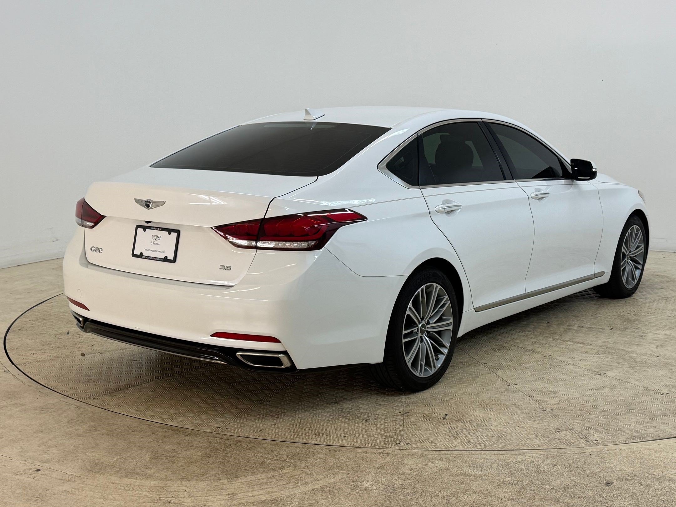 Used 2020 Genesis G80 3.8 RWD image 9