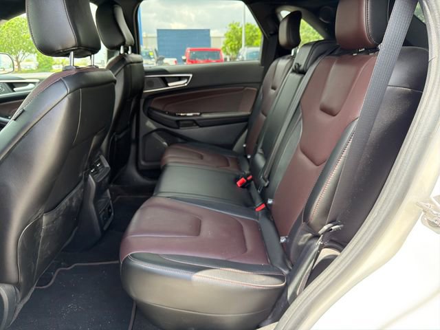 Used 2020 Ford Edge Titanium w/ Equipment Group 301A AWD/4WD image 17