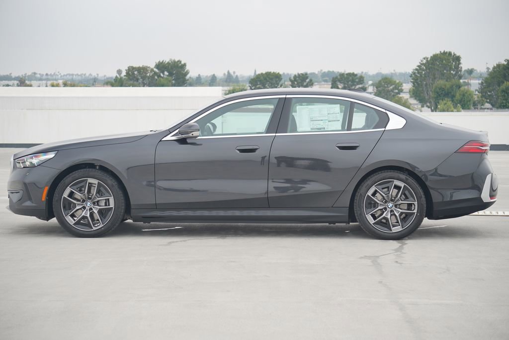 Used 2026 BMW i5 eDrive40 image 4