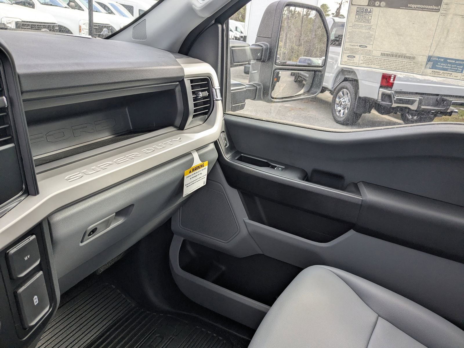 New 2025 Ford F450 XL w/ XL Chrome Package RWD image 17