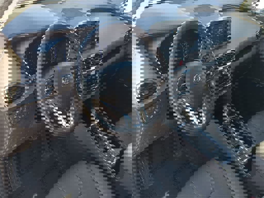 Used 2019 Hyundai Santa Fe Limited image 2