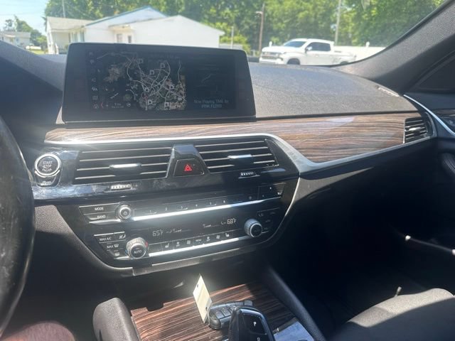 Used 2018 BMW 530i xDrive AWD/4WD image 15