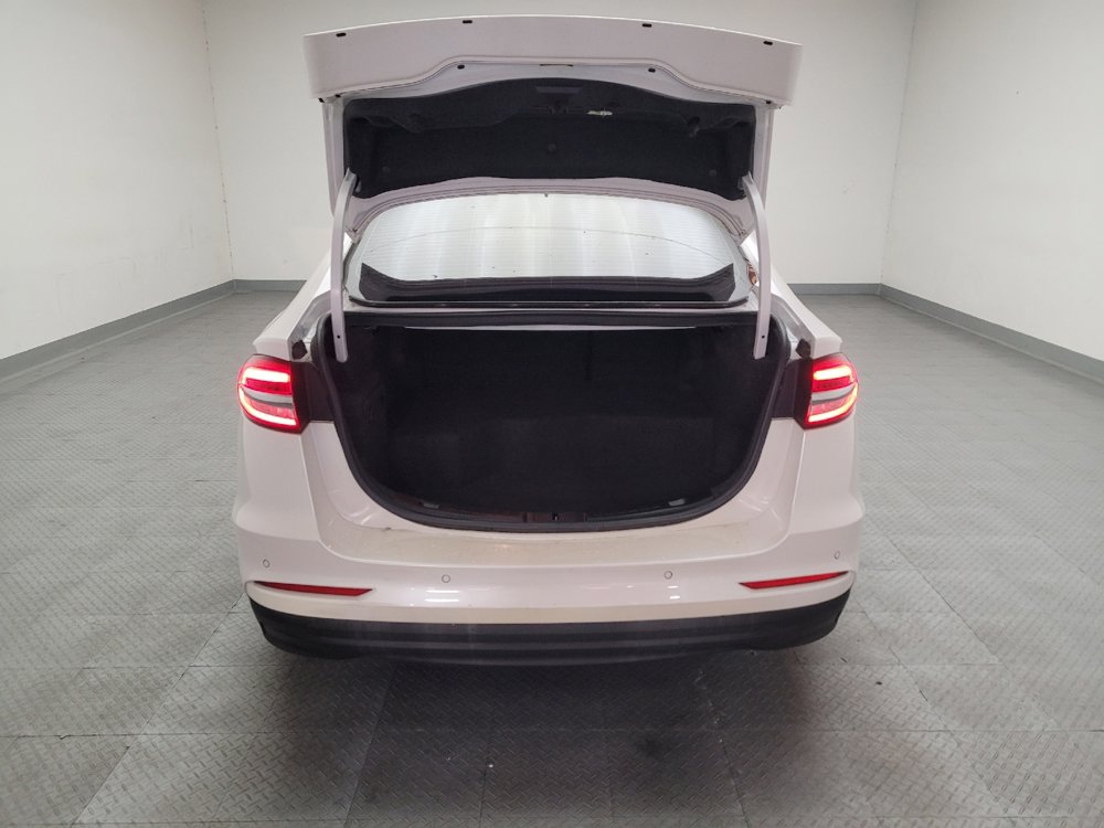 Used 2020 Ford Fusion SE FWD image 29