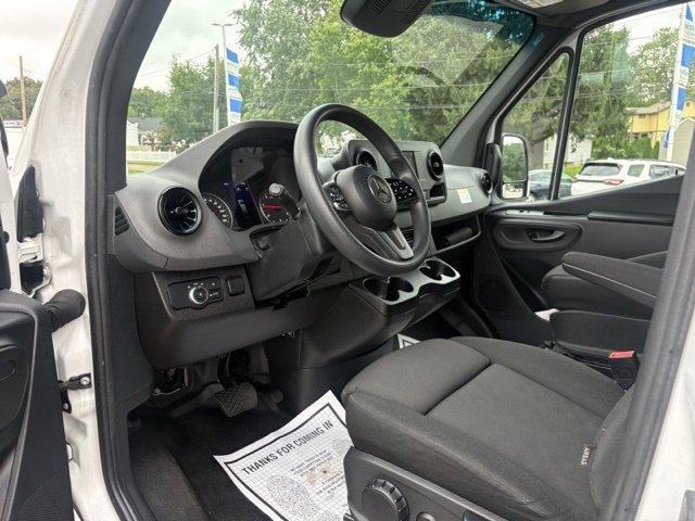 Used 2024 Mercedes-Benz Sprinter 2500 image 32