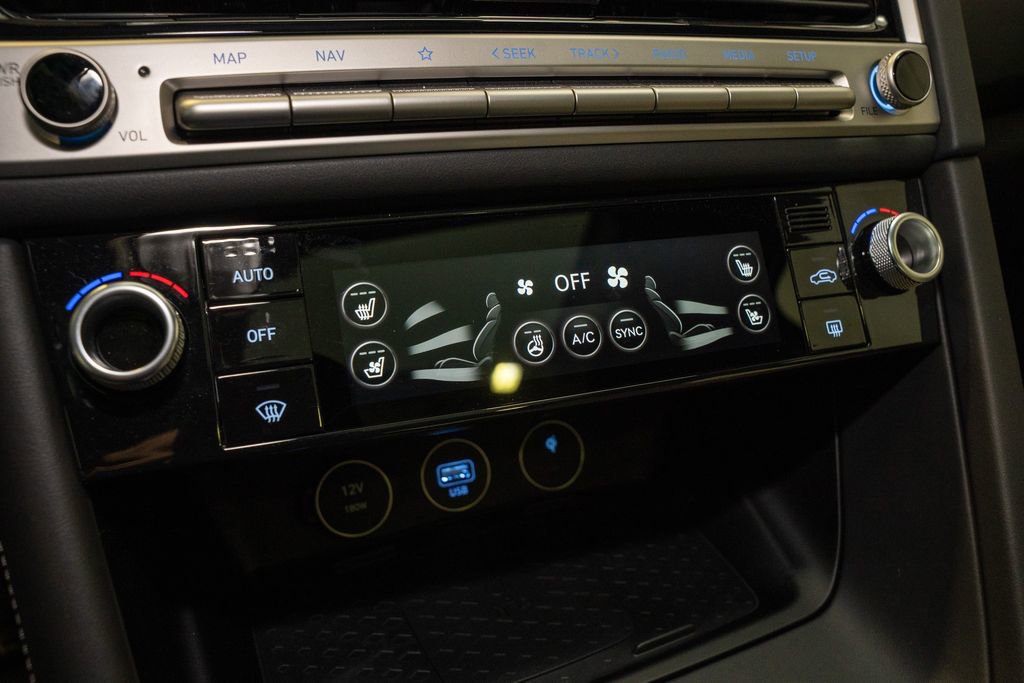 Used 2024 Genesis G70 3.3T Advanced w/ Sport Prestige Package image 18