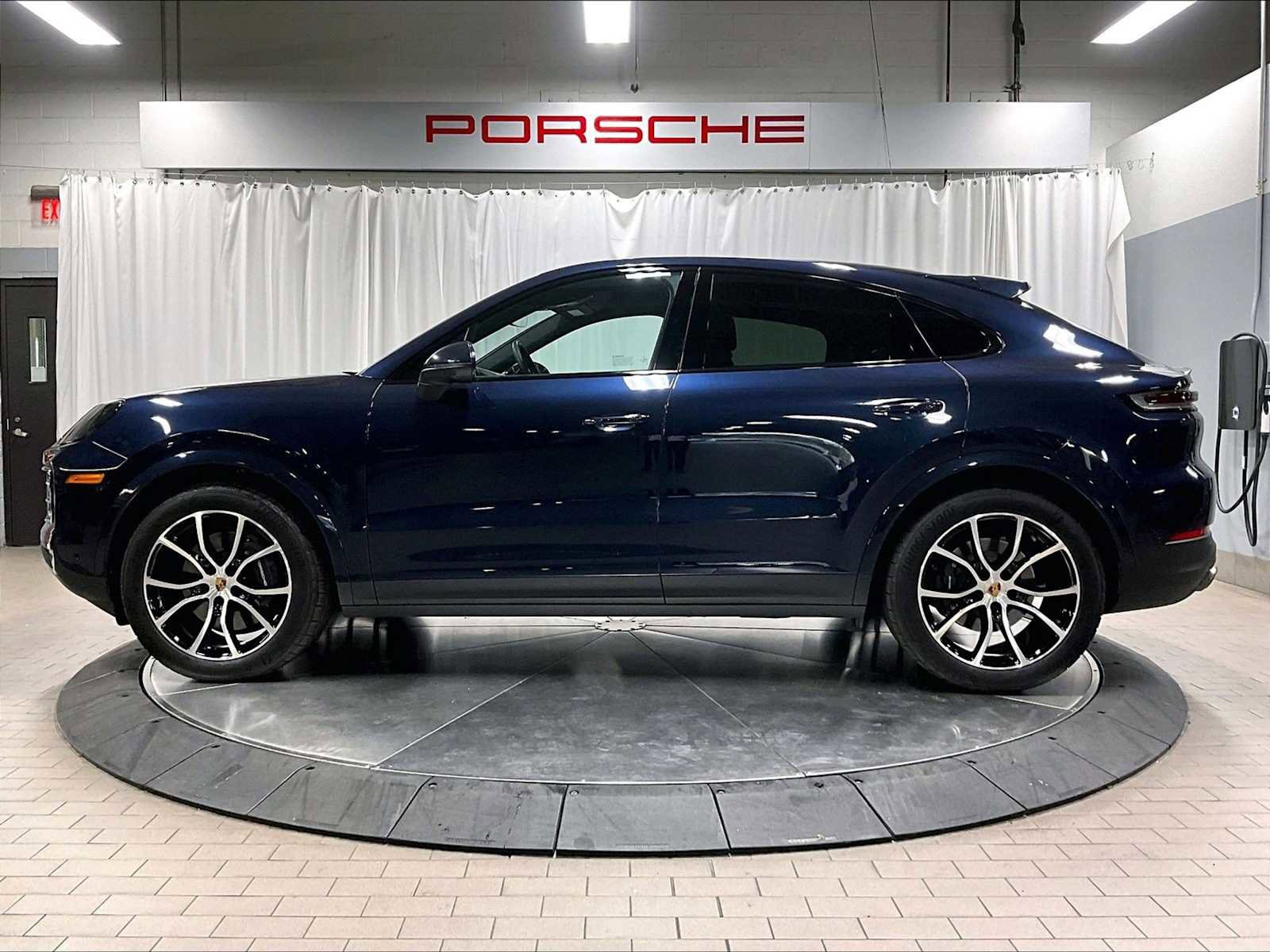 Used 2025 Porsche Cayenne Coupe image 2