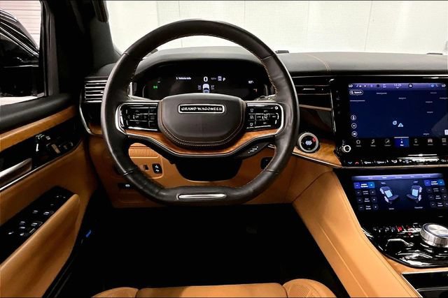 Used 2025 Jeep Grand Wagoneer L Series III w/ Rear-Seat Entertainment Group AWD/4WD image 6