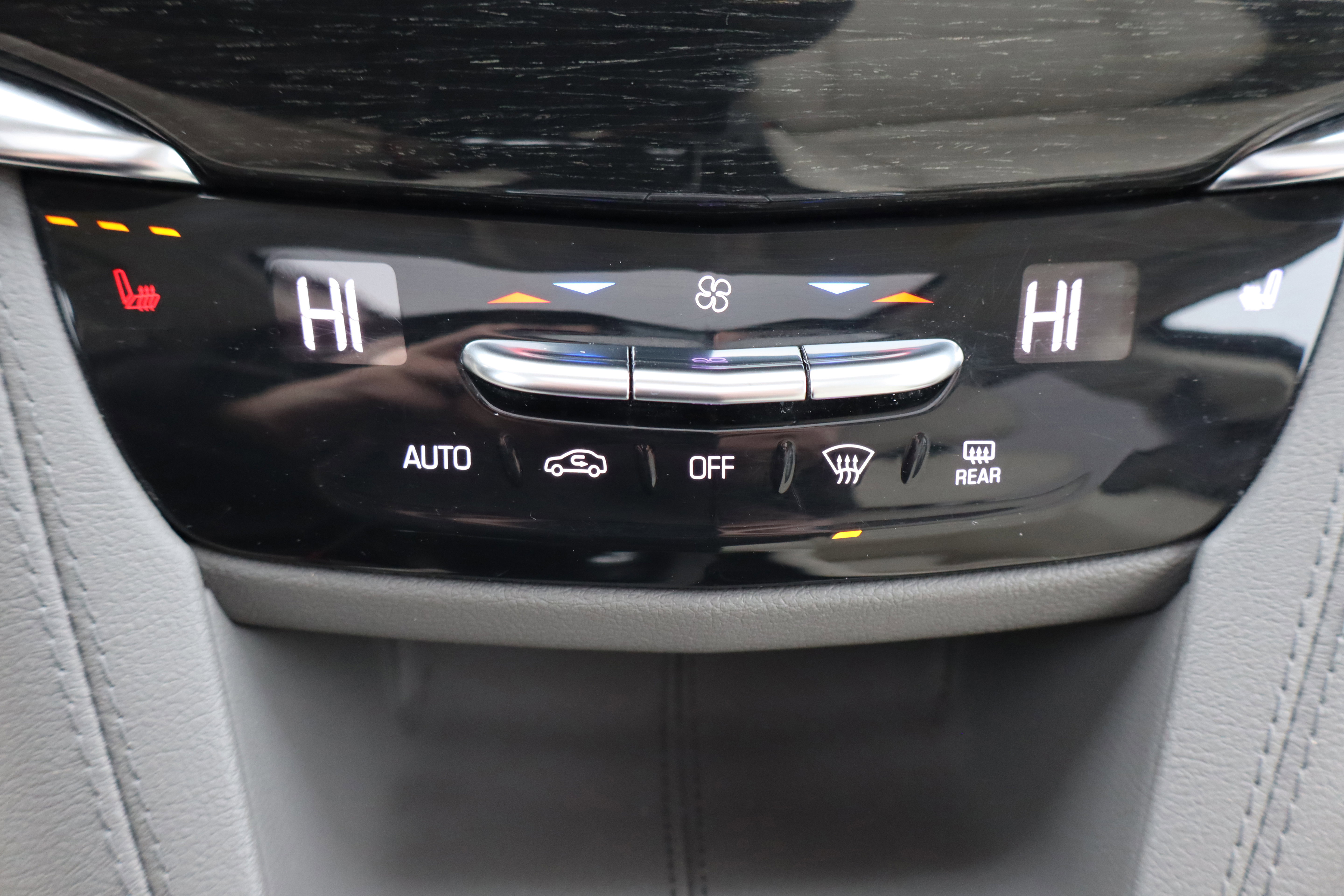 Used 2022 Cadillac XT6 Premium Luxury image 22