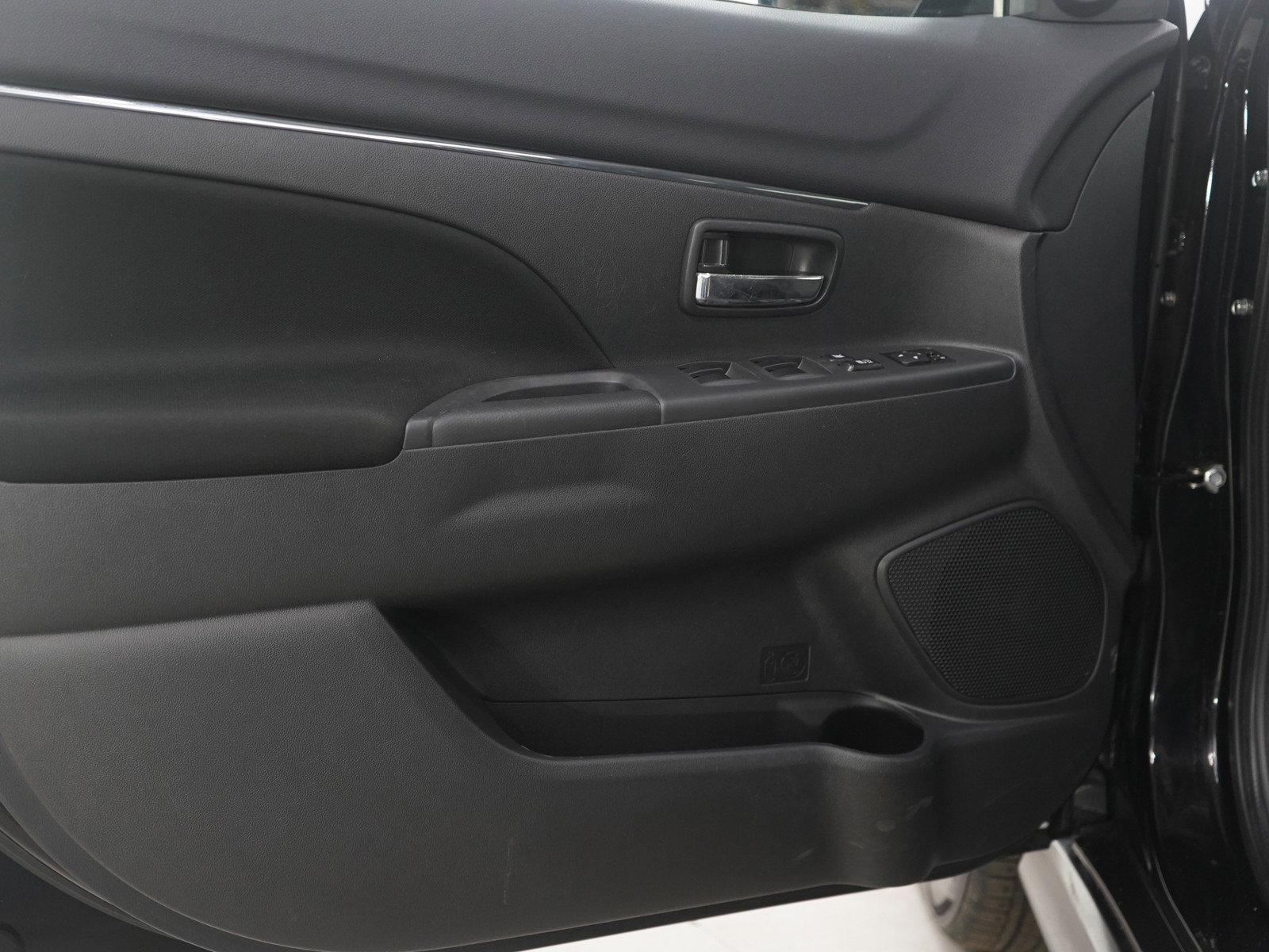 Used 2023 Mitsubishi Outlander Sport ES AWD/4WD image 18
