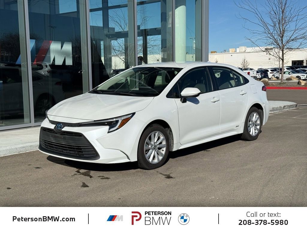 Used 2025 Toyota Corolla LE w/ LE Premium Package image 1