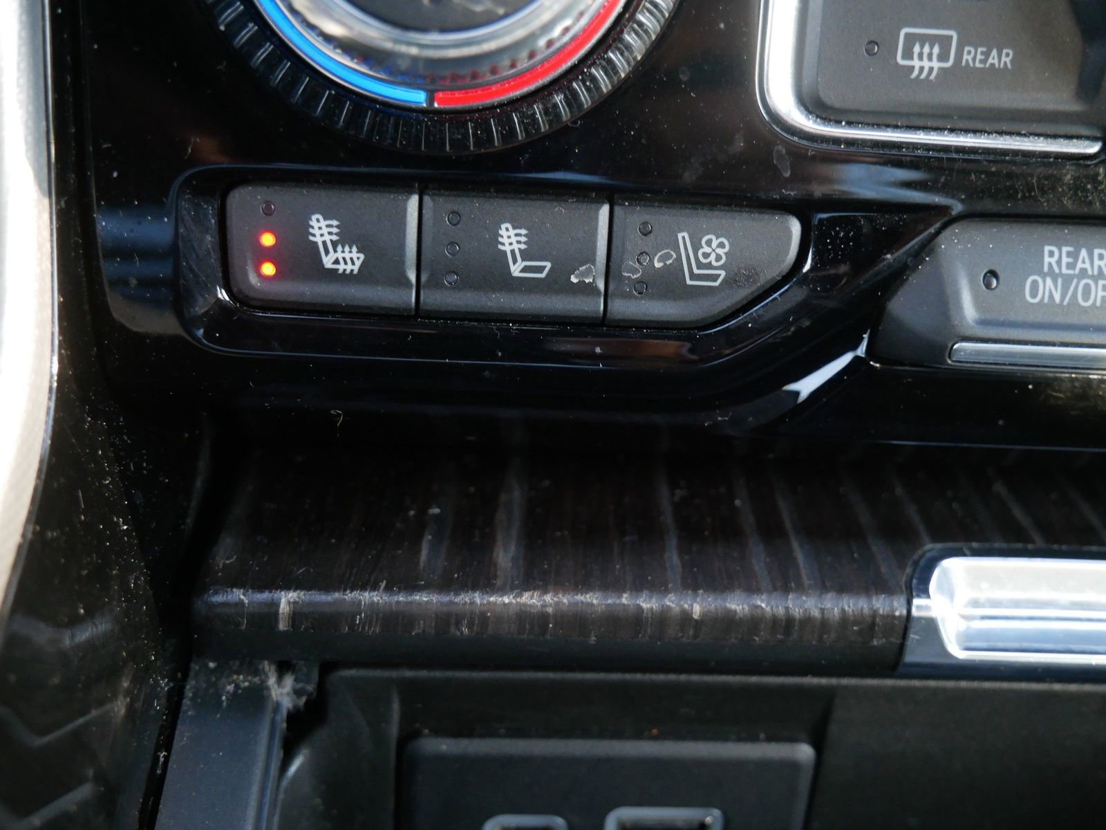 Used 2021 GMC Yukon Denali w/ Denali Premium Package image 22