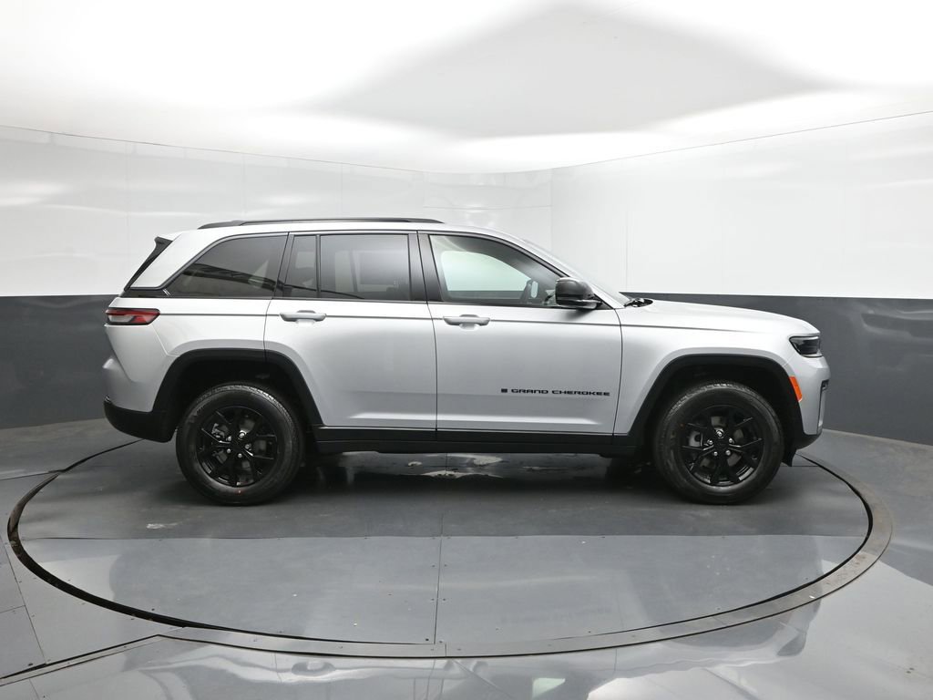 New 2026 Jeep Grand Cherokee Altitude image 26