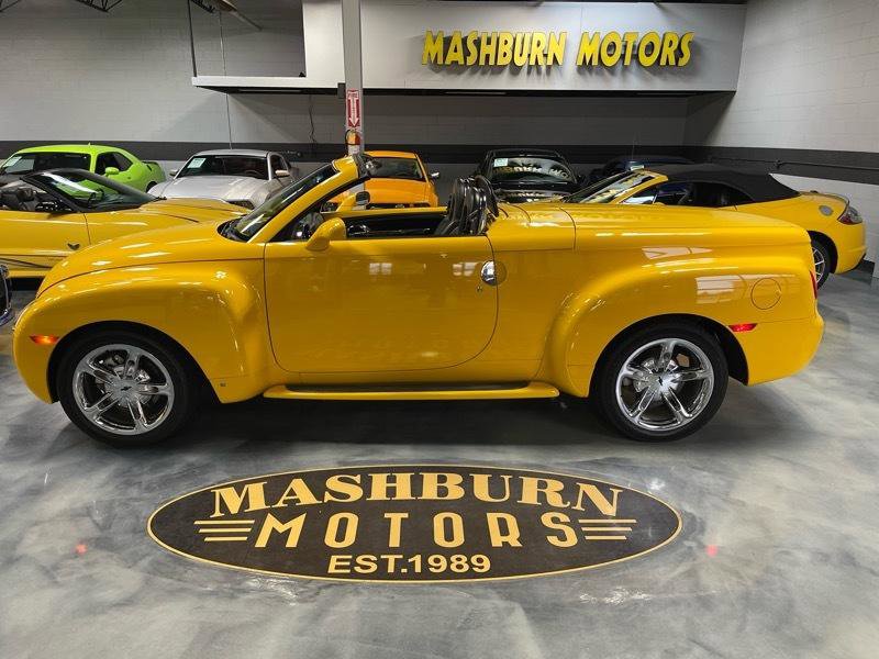 Used 2006 Chevrolet SSR w/ Preferred Equipment Group RWD image 55