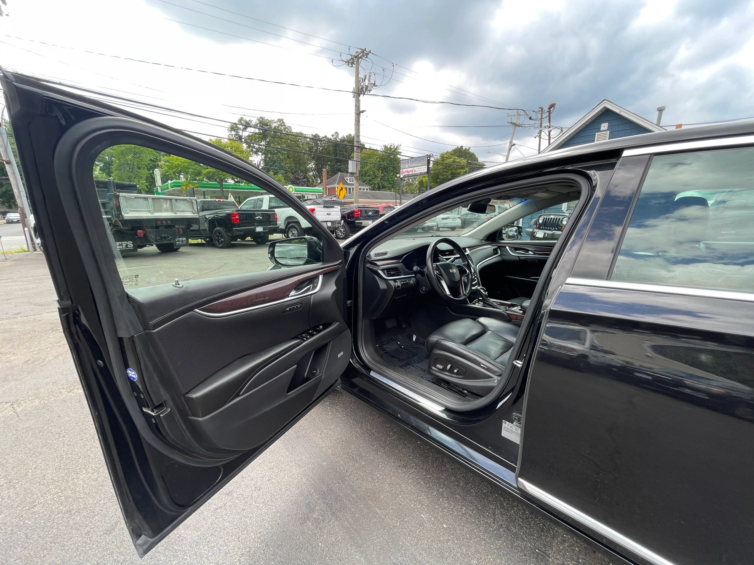 Used 2016 Cadillac XTS Premium AWD/4WD image 7