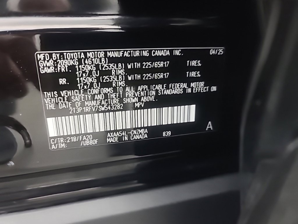 Used 2025 Toyota RAV4 XLE AWD/4WD image 39