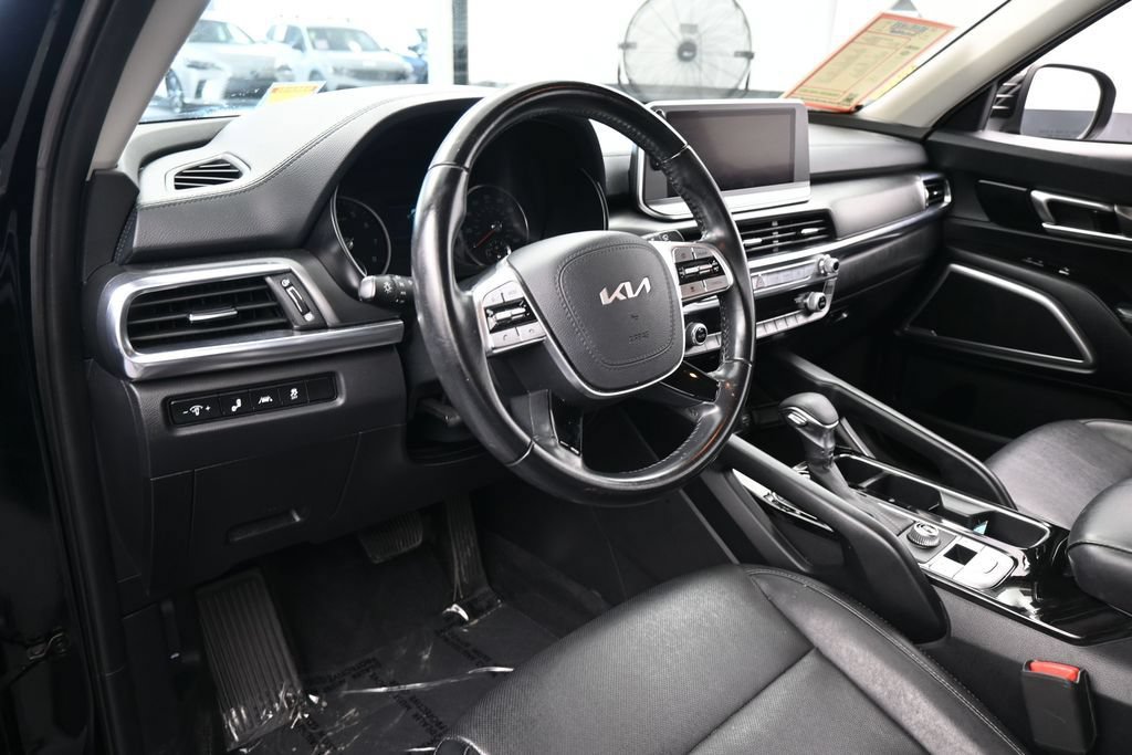 Used 2022 Kia Telluride LX FWD image 10