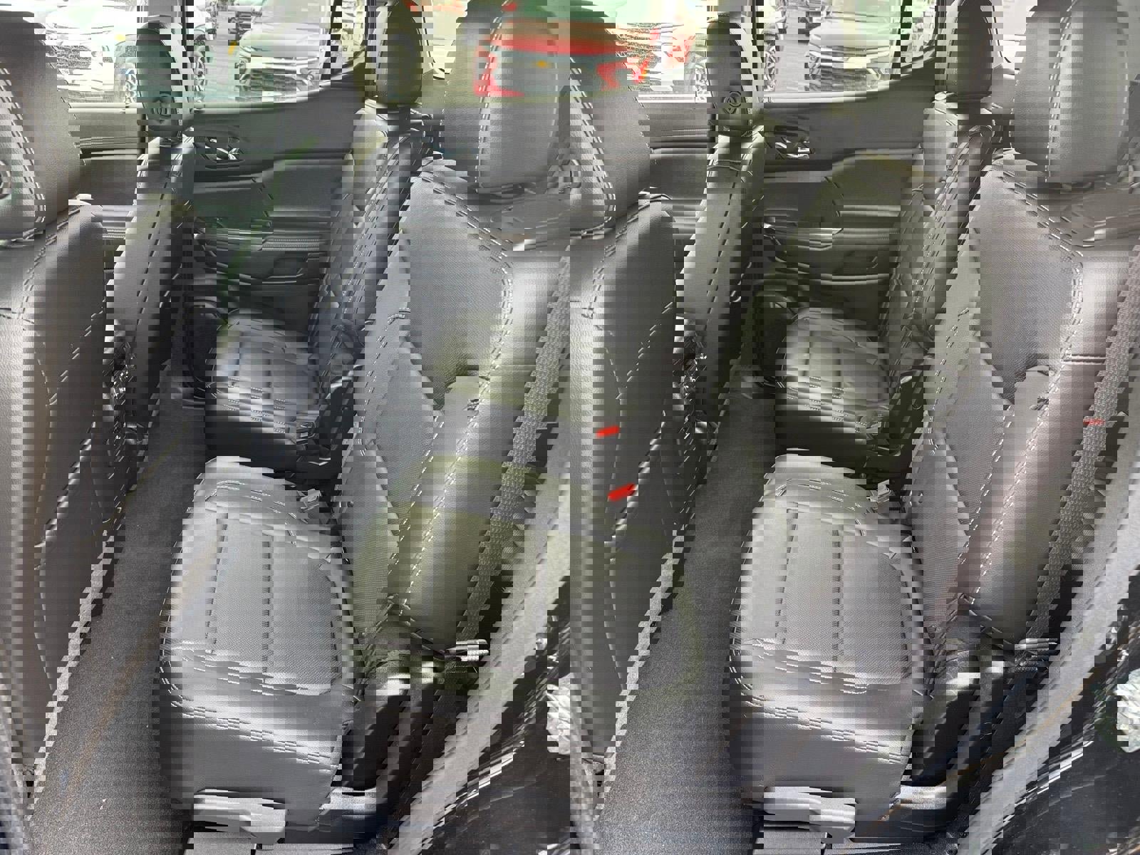 Used 2023 GMC Acadia SLT w/ Elevation Edition image 6