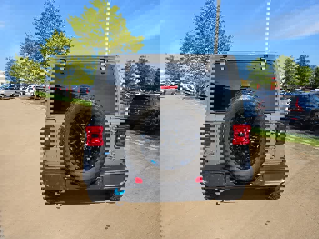 Used 2022 Jeep Wrangler Unlimited Sahara w/ Safety Group image 15