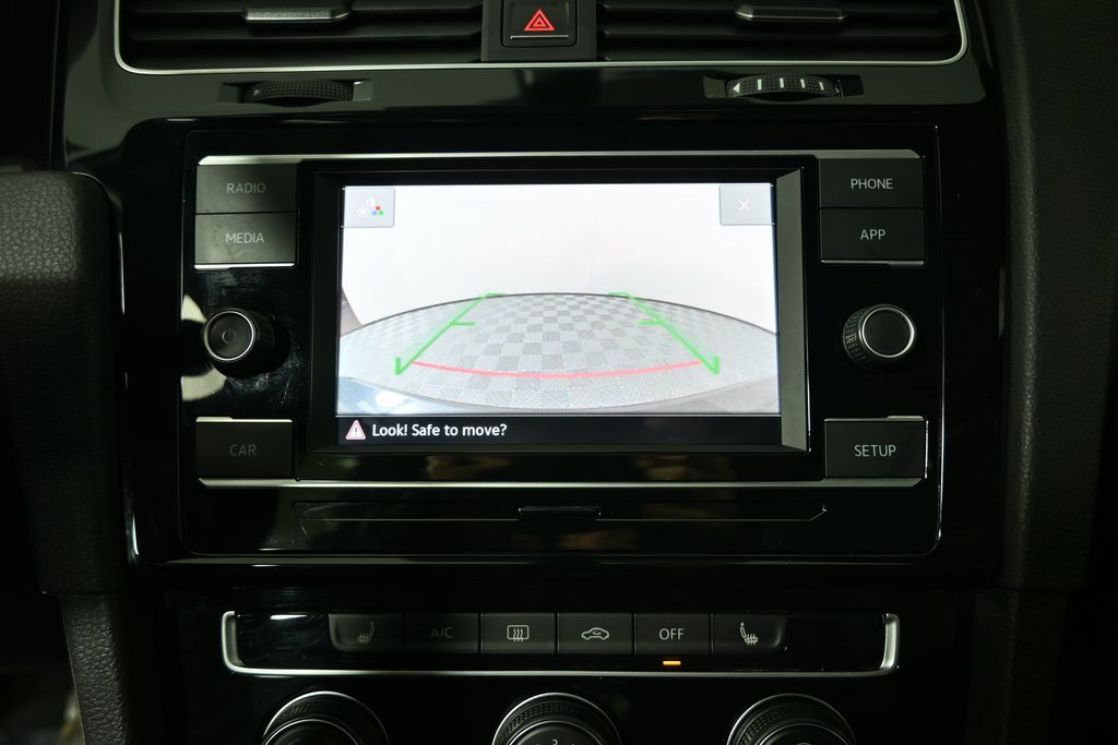 Used 2018 Volkswagen Golf 4-Door image 28