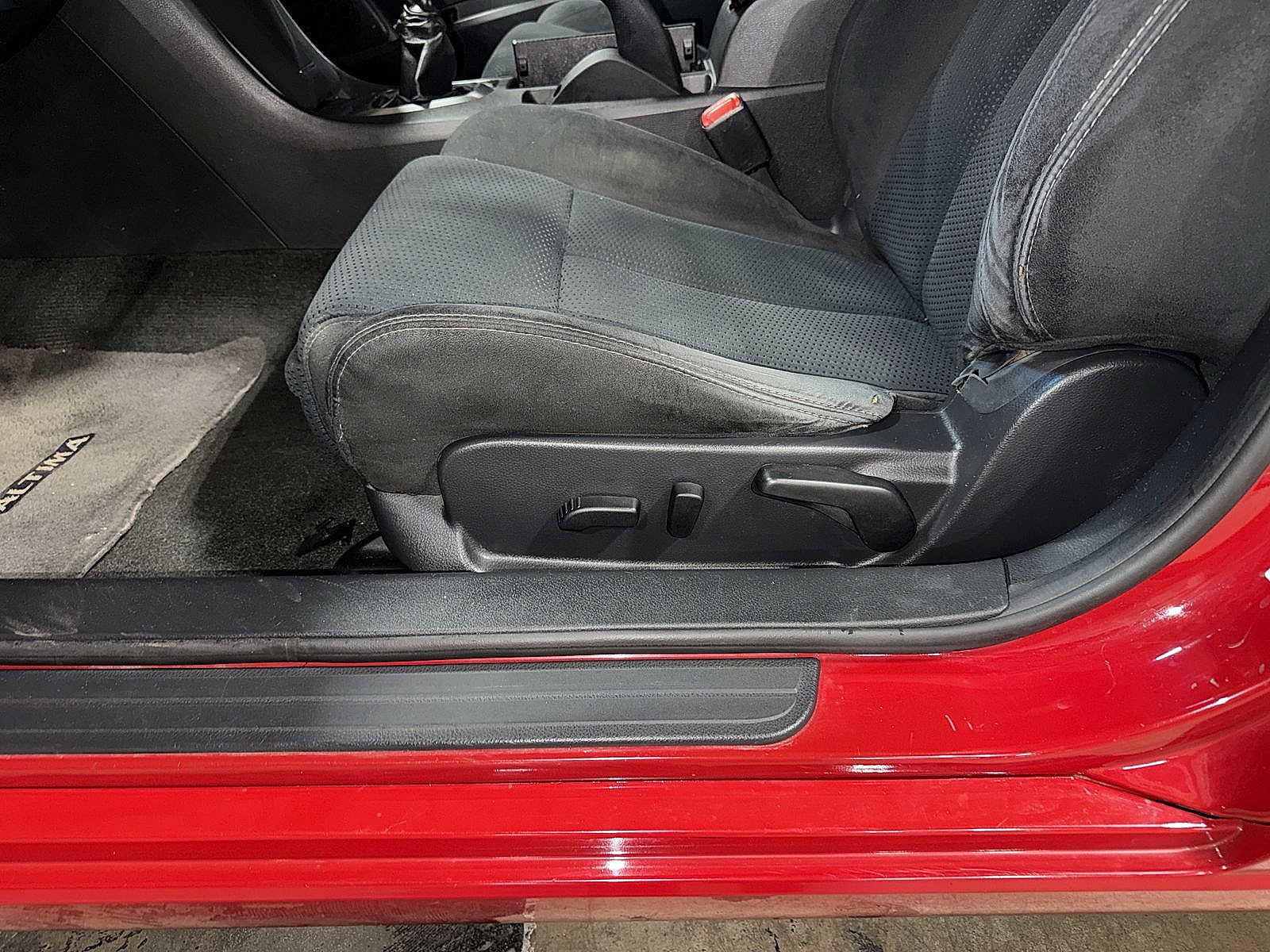 Used 2011 Nissan Altima 2.5 S w/ Convenience Pkg image 23