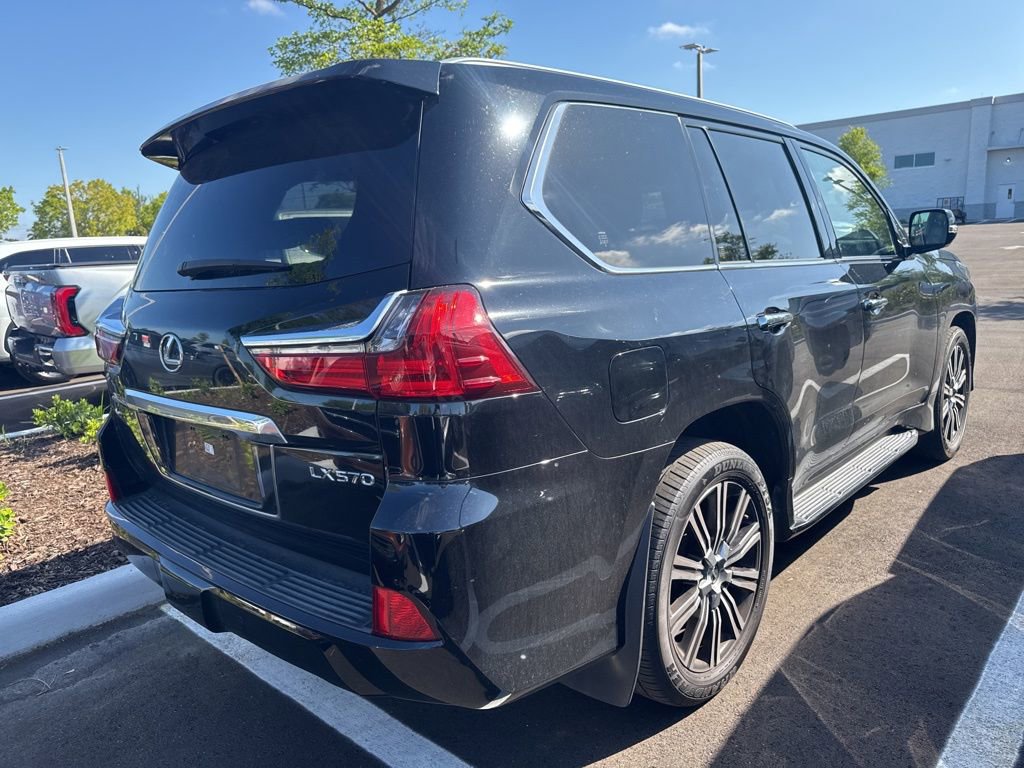 Used 2021 Lexus LX 570 4WD w/ Luxury Package image 4