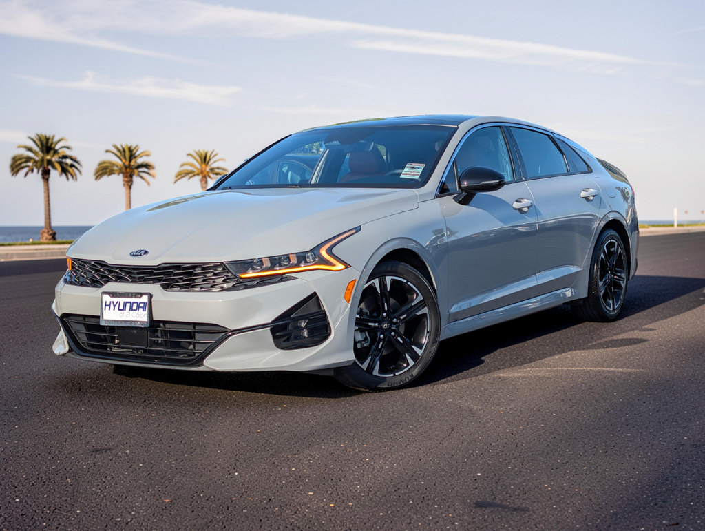 Used 2021 Kia K5 GT-Line w/ GT-Line FWD Premium Package image 3