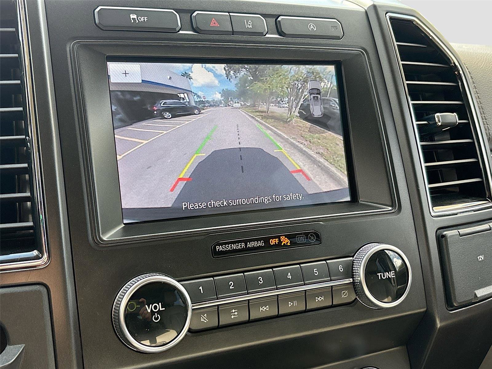 Used 2021 Ford Expedition Limited image 15