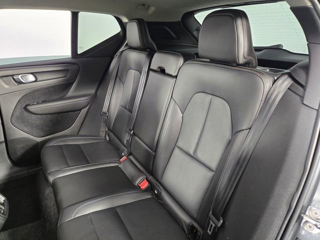 Used 2019 Volvo XC40 T5 Momentum AWD/4WD image 16
