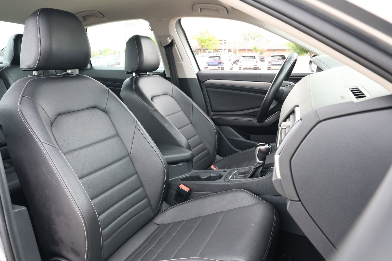 Used 2024 Volkswagen Jetta SE FWD image 30