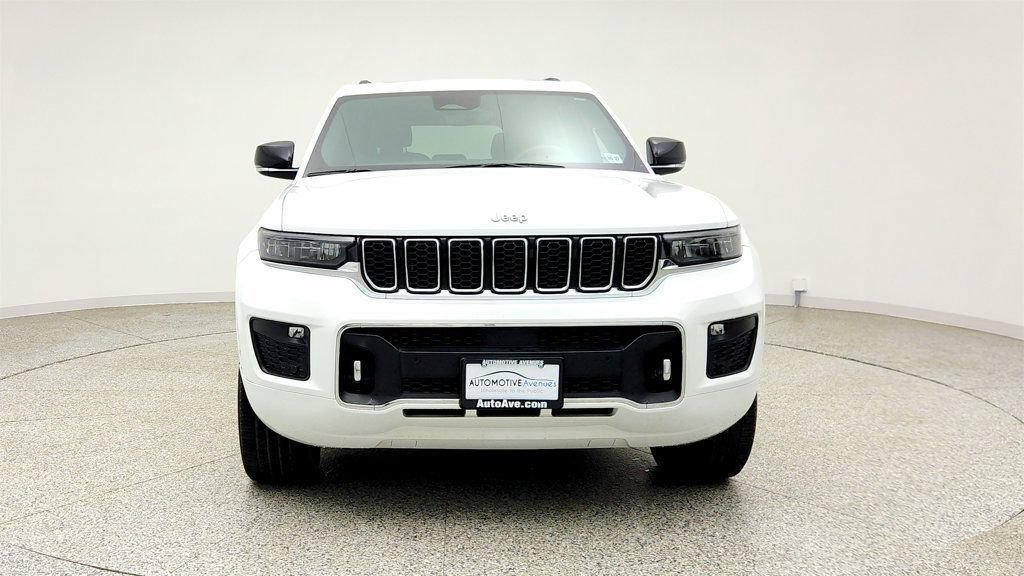 Used 2023 Jeep Grand Cherokee Overland AWD/4WD image 2