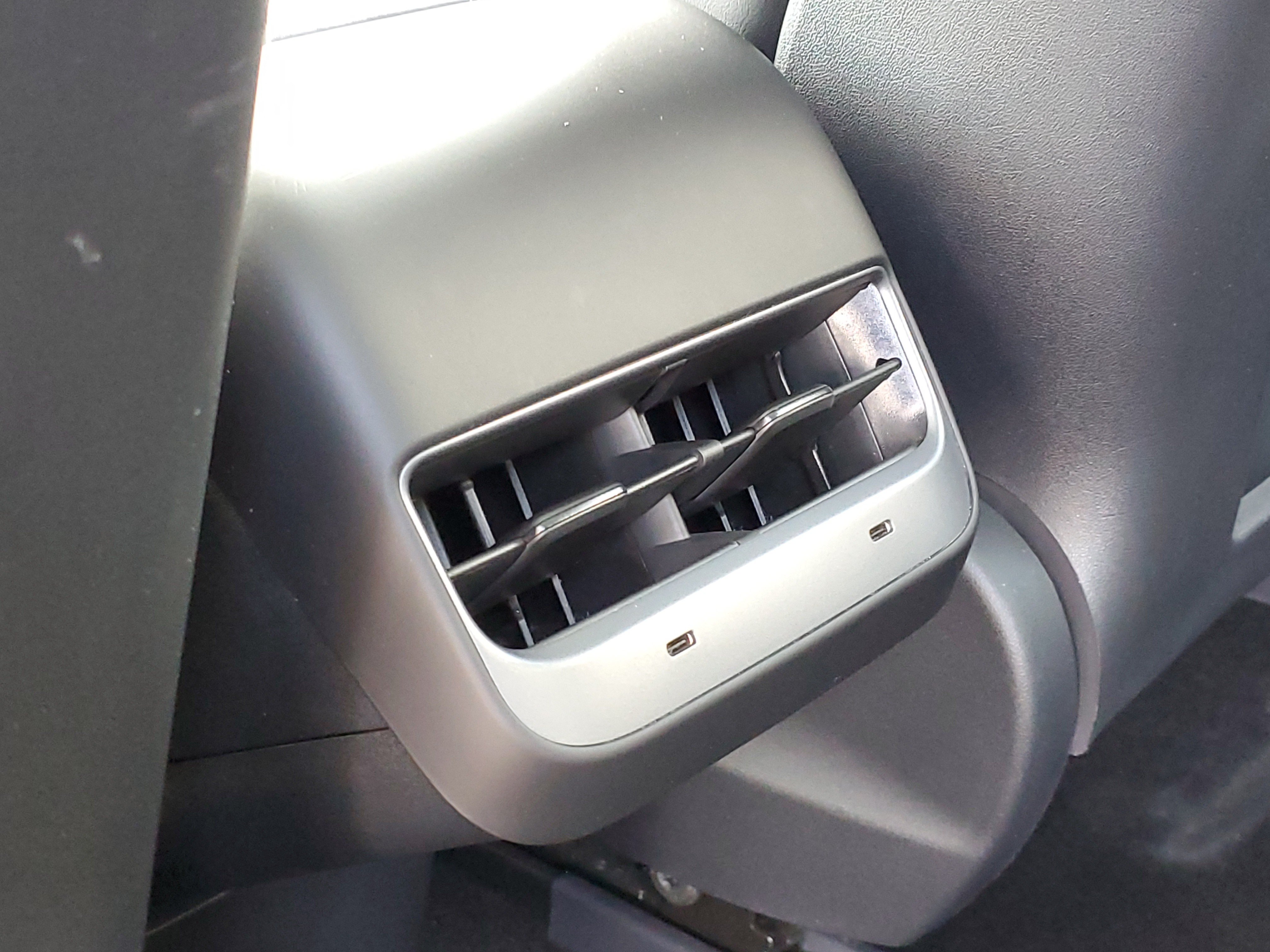 Used 2023 Tesla Model Y Performance AWD/4WD image 26
