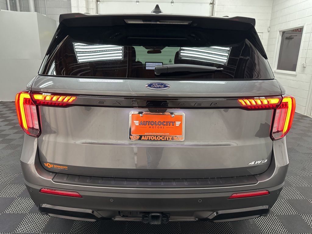 Used 2025 Ford Explorer ST-Line AWD/4WD image 9