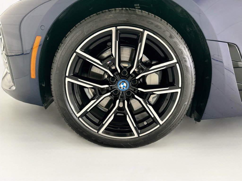 Certified 2024 BMW i4 eDrive35 w/ M Sport Package RWD image 29