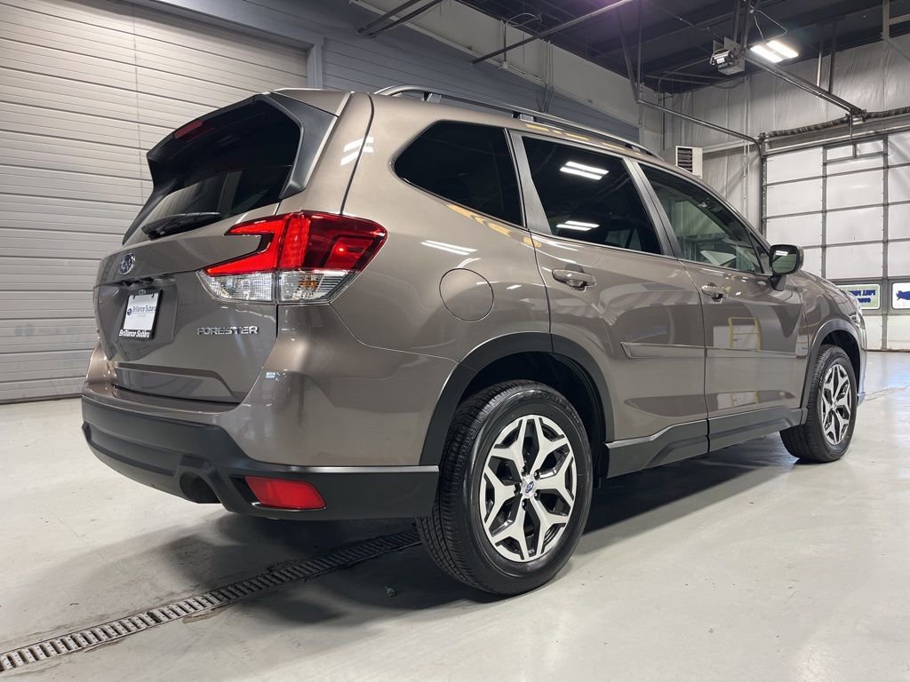 Certified 2023 Subaru Forester Premium image 10