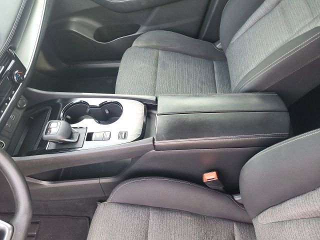 Used 2022 Nissan Rogue SV image 26