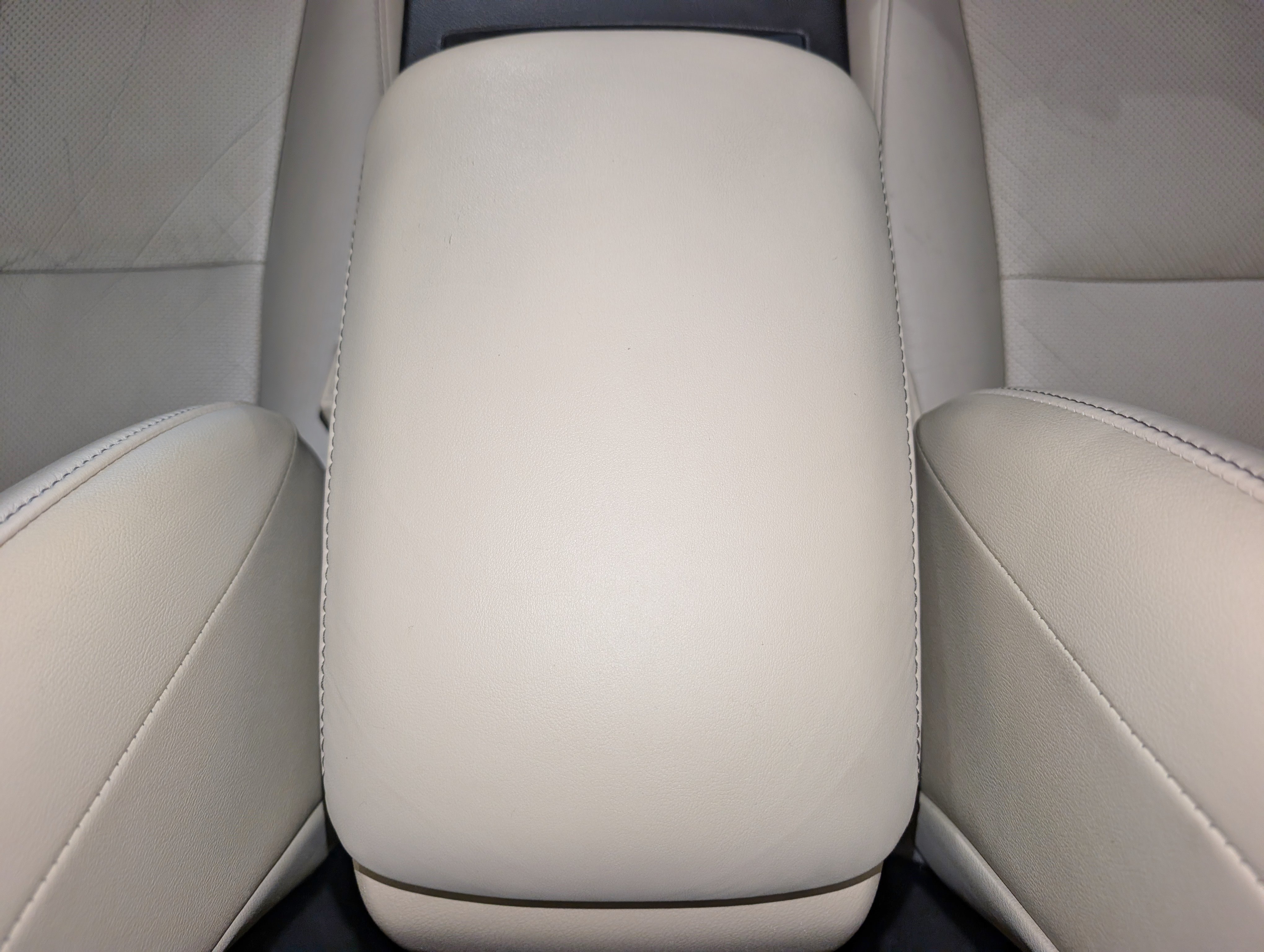 Used 2015 Lexus RX 450h AWD image 42