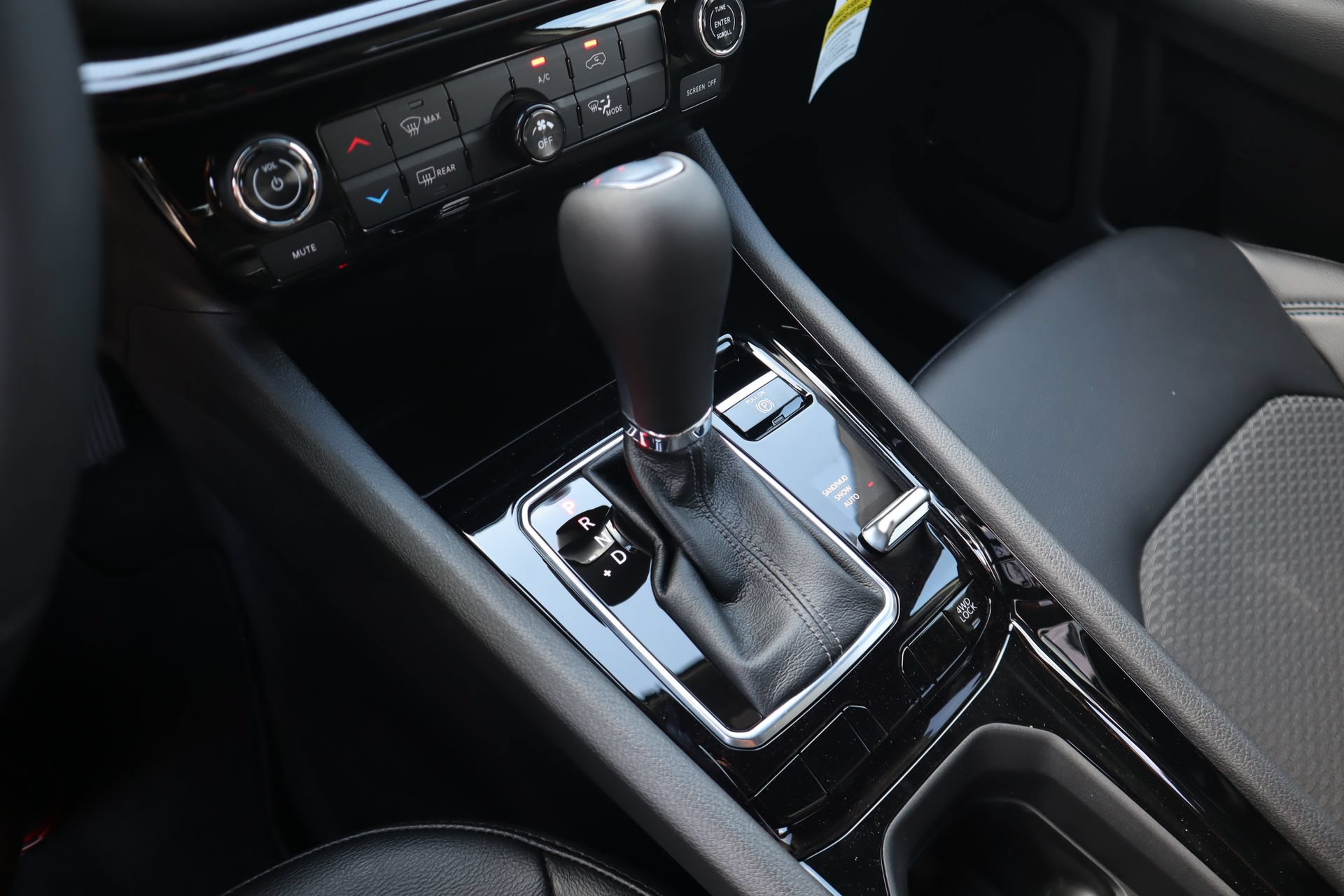 New 2026 Jeep Compass Latitude AWD/4WD image 8