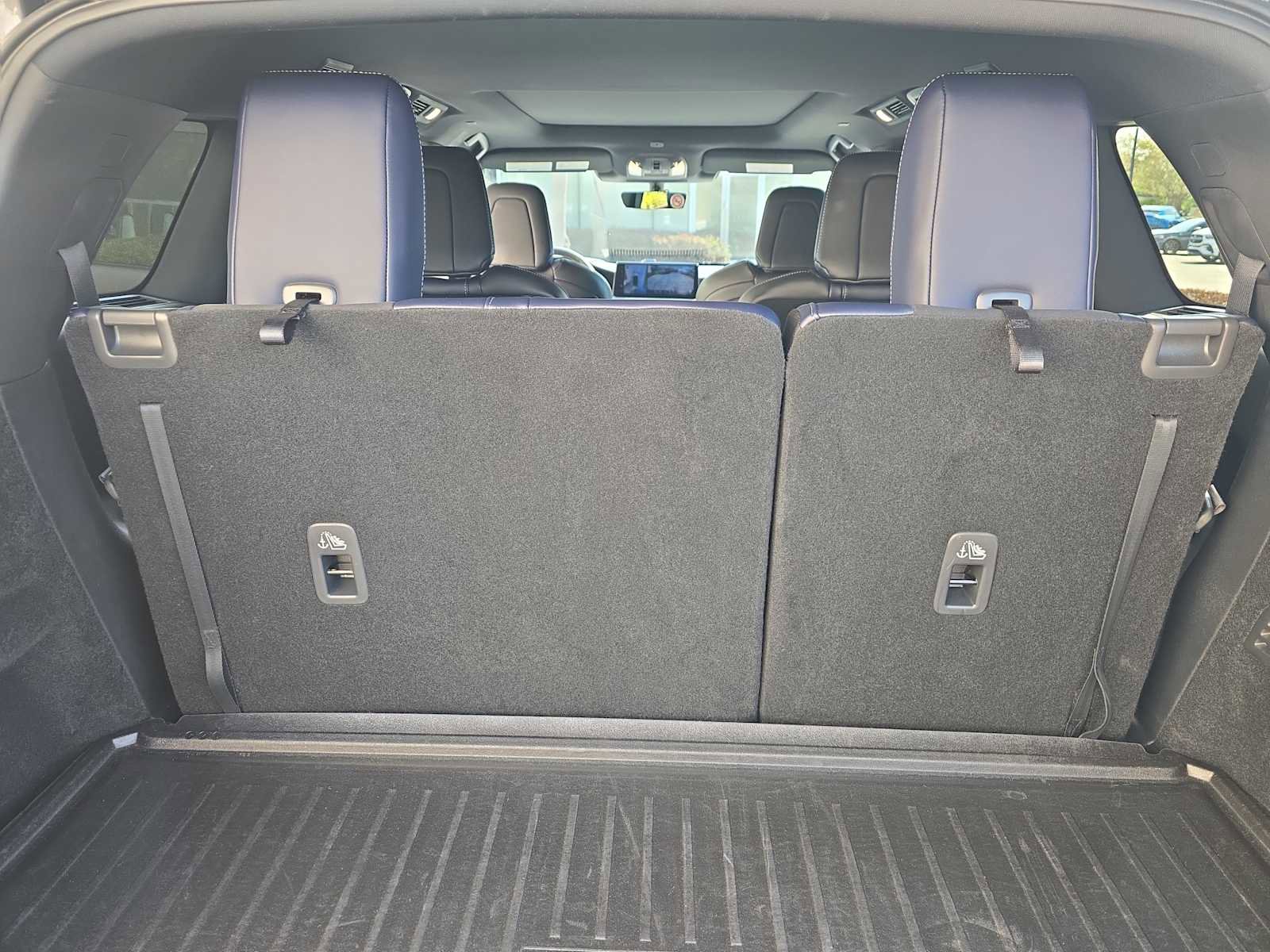 Certified 2026 INFINITI QX60 Sport w/ Dark Cargo Package image 8