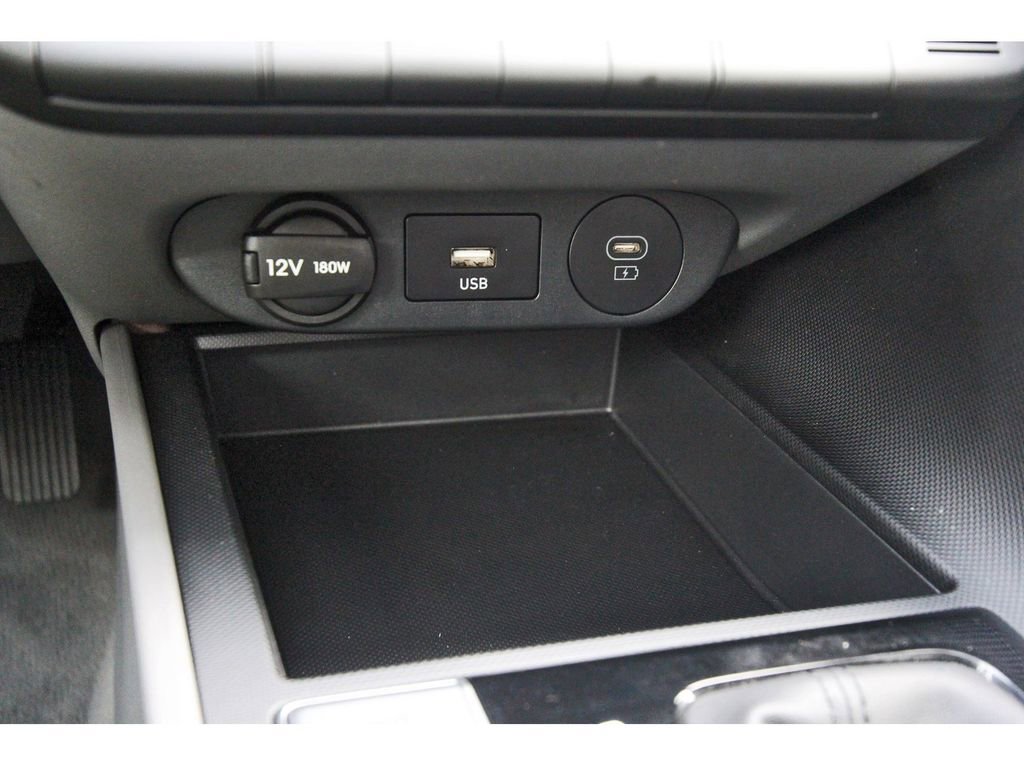Used 2024 Hyundai Elantra SEL FWD image 28