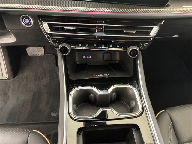 Used 2025 Chevrolet Traverse High Country image 21