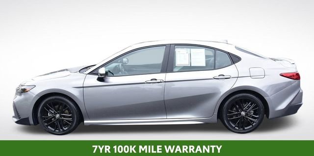 Used 2025 Toyota Camry SE w/ Convenience Package FWD image 2