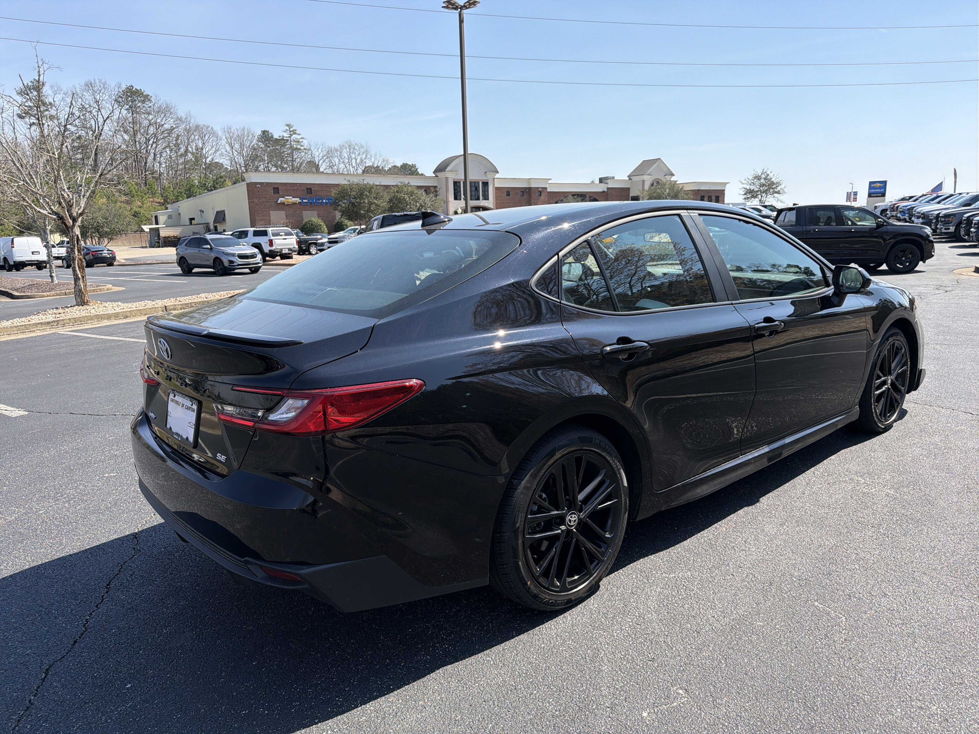Used 2025 Toyota Camry SE image 5