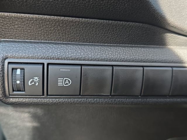 Used 2025 Toyota Corolla SE image 25