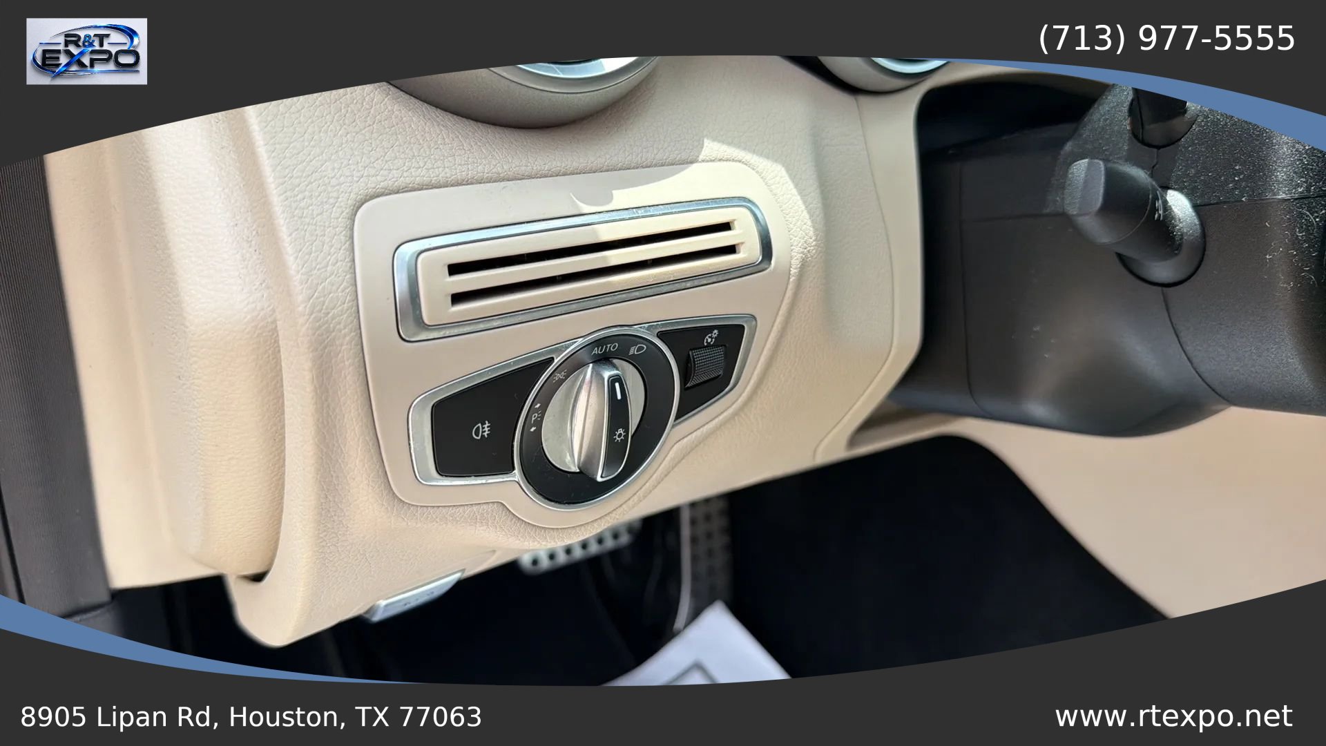 Used 2020 Mercedes-Benz C 300 Sedan image 27