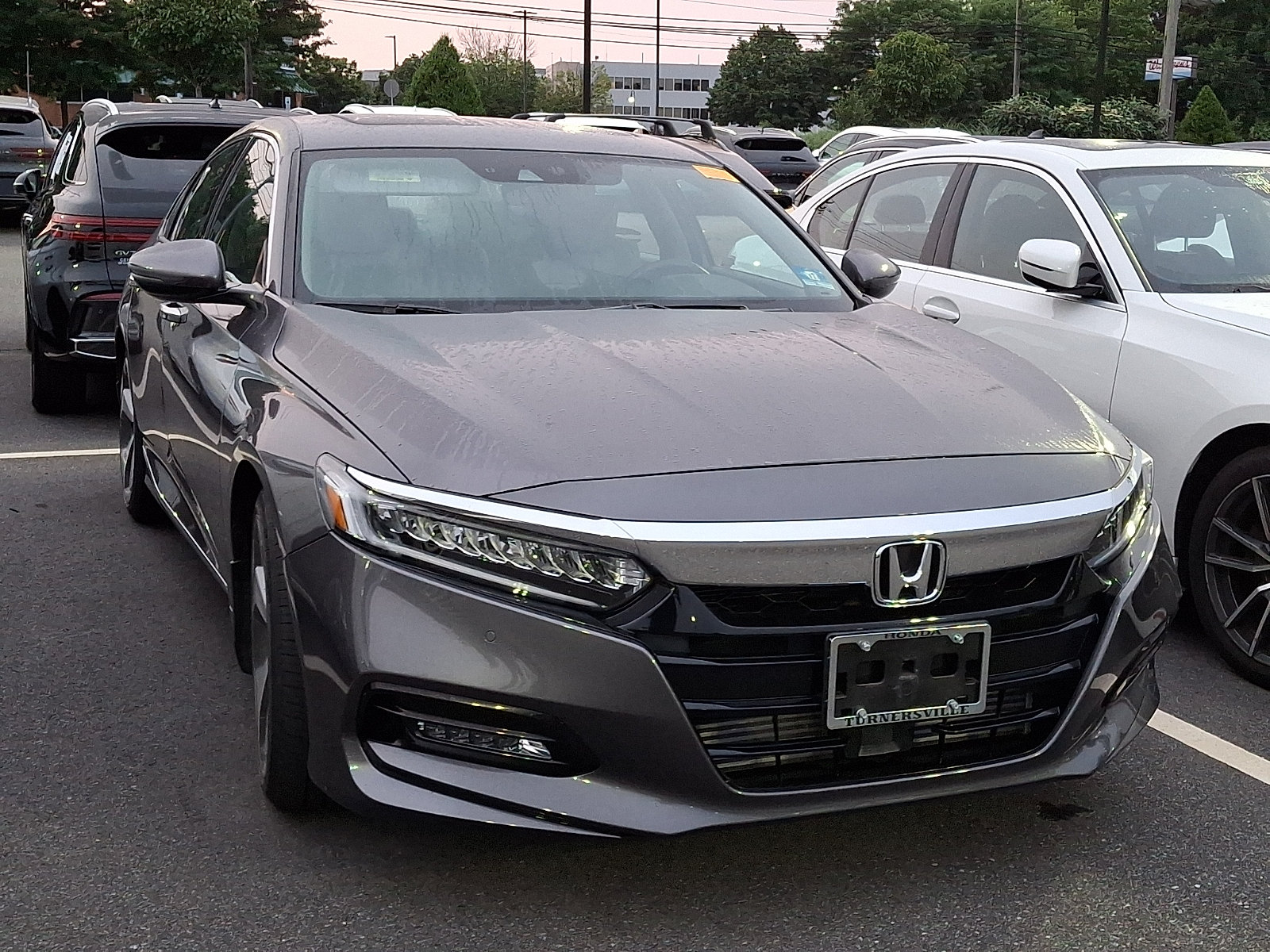 Used 2018 Honda Accord Touring image 2