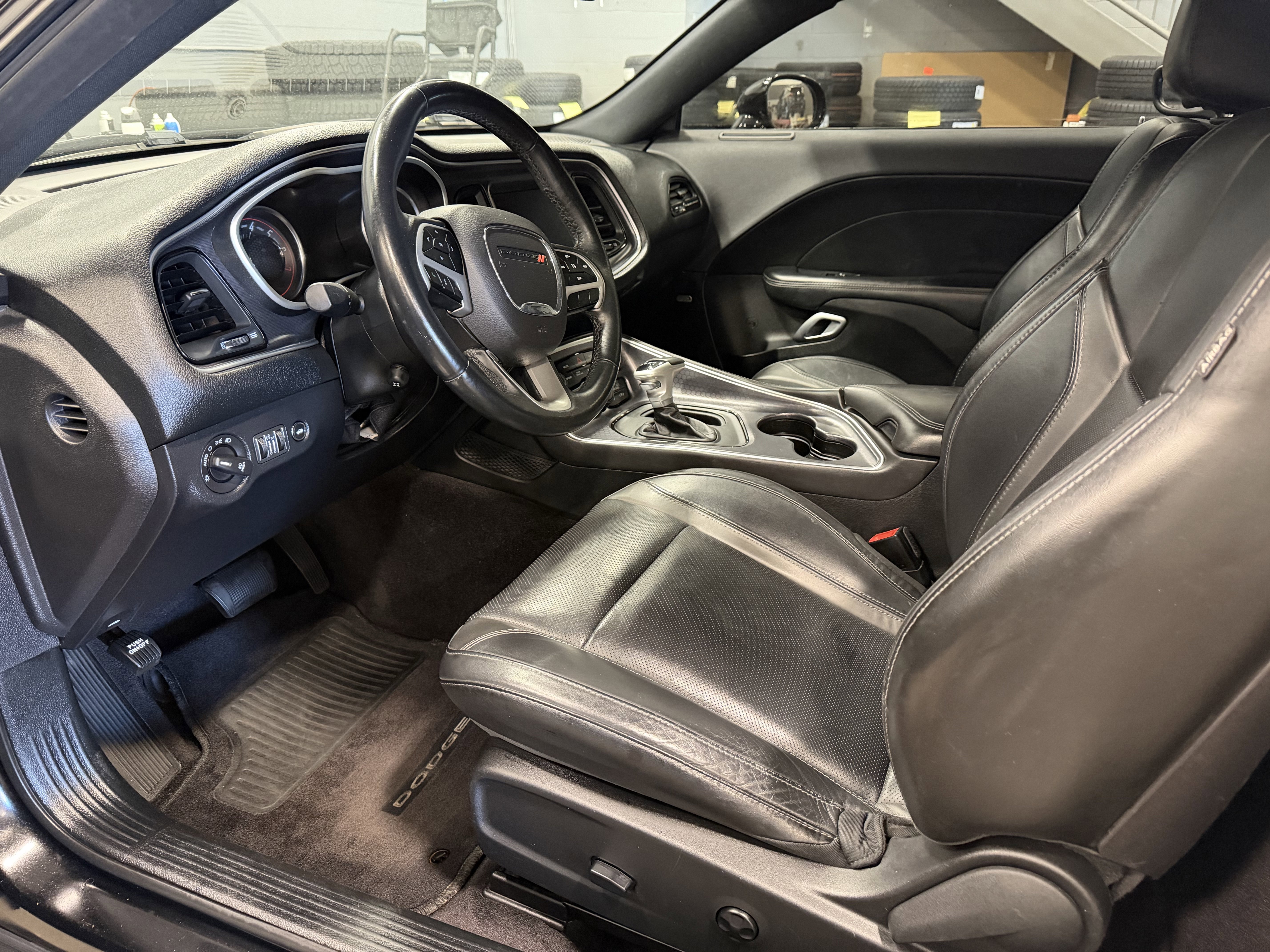 Used 2017 Dodge Challenger GT image 3